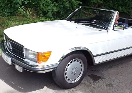 Mercedes-Benz SL 280 W 107