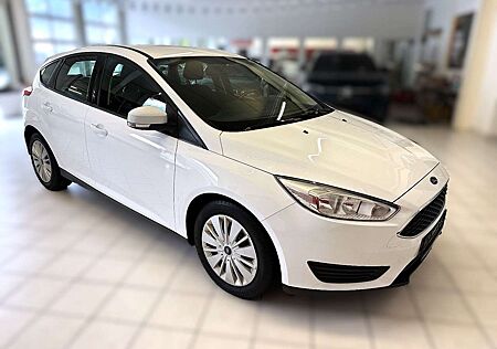 Ford Focus Lim. Trend KD neu TÜV neu Garantie