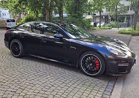 Porsche Panamera GTS PDK