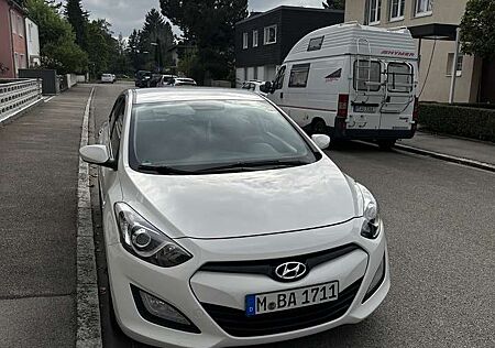 Hyundai i30 gebraucht kaufen Hyundai i30 i30cw 1.4 Fifa World Cup Edition