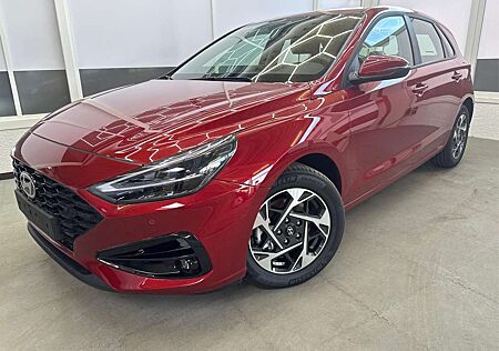 Hyundai i30 STYLE SHZ NAVI ALU LED RFK PDC 1.5 MPI 70,6kW96...