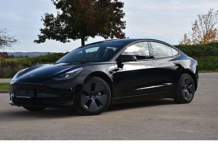 Tesla Model 3 Long Range RWD/60kWh/Black/Black