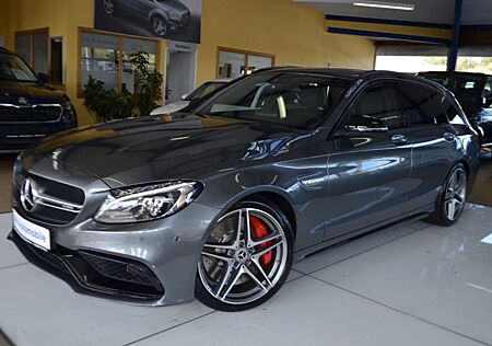 Mercedes-Benz C 63 AMG C 63 S T AMG XENON / NAVI / ALCANTARA / R-KAM