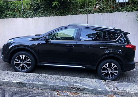 Toyota RAV 4 RAV4 Diesel 2.2 D-4D 4x4 Edition S Sitzheiz Navi