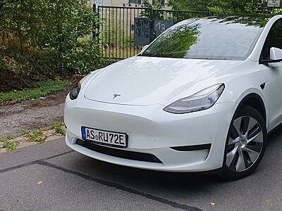 Tesla Model Y RWD, UNFALLFREI, NEUWERTIGER ZUSTAND, GARANTIE!!!!