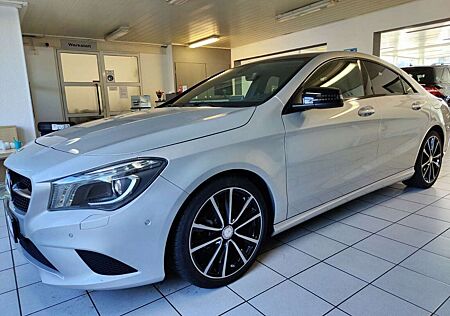 Mercedes-Benz CLA 200 Urban*Night Paket*Pano*Navi*PDC*TOP
