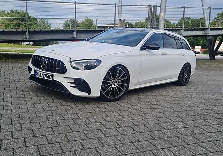 Mercedes-Benz E 220 d T 9G-TRONIC AMG Line