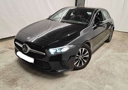 Mercedes-Benz A 180 A180d NAVI/LED/SHZ/LEDER/PDC+CAM