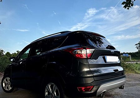 Ford Kuga 2.0 TDCi 2x4 Titanium