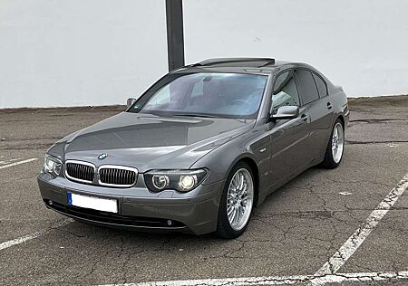 BMW 745 i * Leder * Navi * Xenon * GSD * 20 M - Alu !