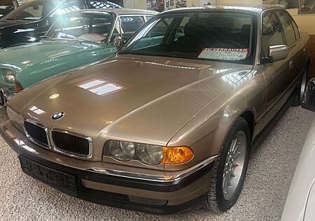 BMW 735 i A