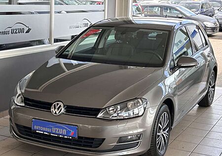 VW Golf Volkswagen VII Allstar 5türig Aut Navi Allwetterreifen