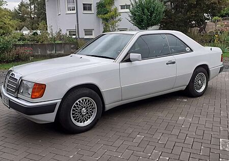 Mercedes-Benz E 230 W 124 Coupe