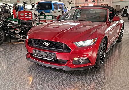 Ford Mustang GT Convertible, 1. Hand, Schalter