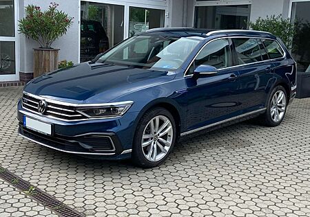VW Passat Variant Volkswagen GTE Elegance AHK