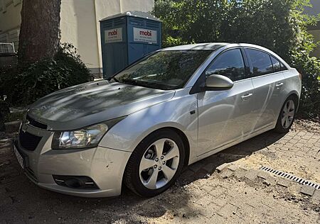 Chevrolet Cruze 1.8 LT