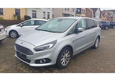 Ford S-Max Titanium 2.0 EB nur 51121km Ganzjahresreifen Schec