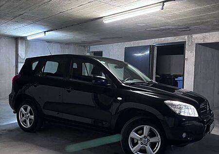 Toyota RAV 4 2.0 4x4 Automatik Sol