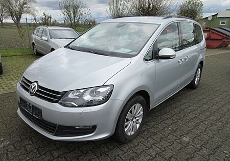 VW Sharan Volkswagen Comfortline 2.0 TDI DSG 4MOTION NAVI XENON ACC KAM