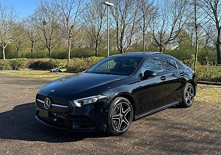 Mercedes-Benz A 250 e 8G-DCT AMG Line