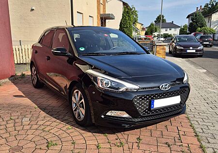 Hyundai i20 (fast) Vollausstattung (unfallfrei)