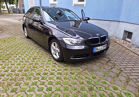 BMW 320i 320