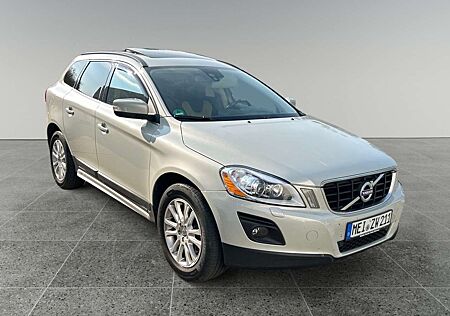 Volvo XC 60 XC60 Summum AWD/Leder/Xenon/Kamera/PDC/AHK