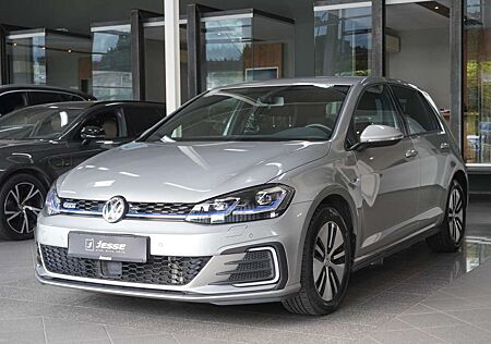 Volkswagen Golf GTE VII 1.4 TSI Hybrid LED PDC SHZ