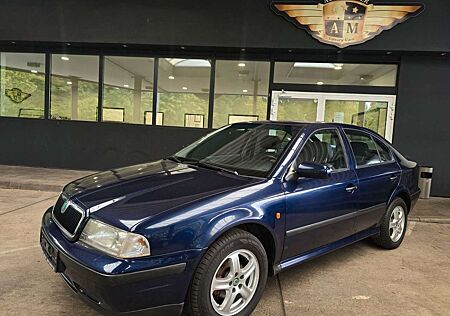 Skoda Octavia 1.6 Lim. SLX SITZHEIZUNG/KLIMA/LM/AHK