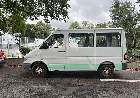 Mercedes-Benz Sprinter Kombi 208 CD DPF**8-Sitze*Klima