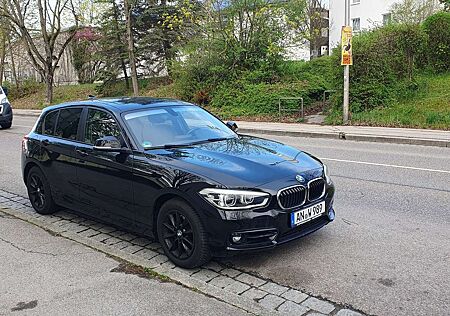 BMW 120i 120 Sport-Aut. Sport Line