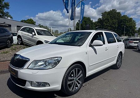 Skoda Octavia STYLE/1.HAND/KLIMAAUT/NAVI/XENON/ALU/TÜV-SERV.-N