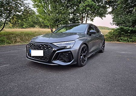 Audi RS3 Sportback quattro S tronic