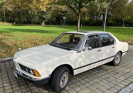 BMW 730 E23 mit Schiebedach |Garagenfzg. | 2. Hand
