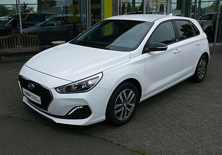 Hyundai i30 YES!;Klima,Navi,PDC,Kam,Sitzh,