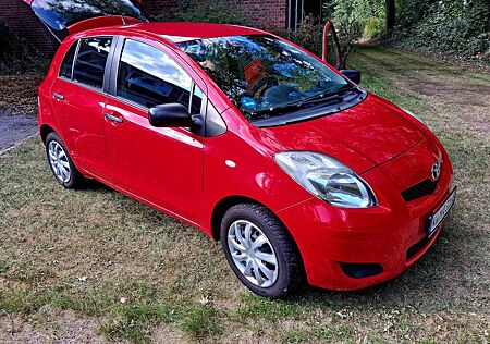 Toyota Yaris 1.0 VVT-i Cool