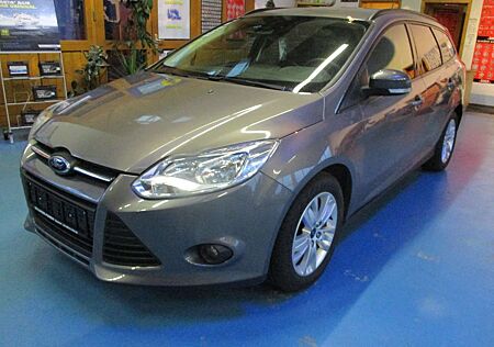 Ford Focus Turnier 1.6 Eco Boost Titanium,Top Zustand