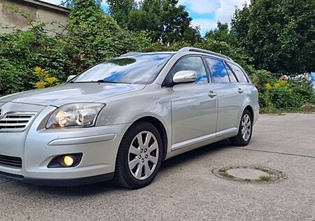 Toyota Avensis COMBI 1.8 + 1.HAND + KLIMA + TÜV NEU +