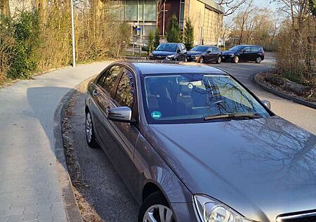 Mercedes-Benz C 220 CDI DPF (BlueEFFICIENCY) 7G-TRONIC Avantgarde