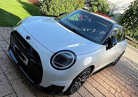 Mini Cooper SE John Cooper Works Neuzustand Pano HUD Keyless