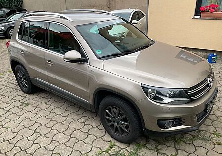VW Tiguan Volkswagen 2.0 TDI DPF 4Motion Life,Navi,AHK,PDC,ALU