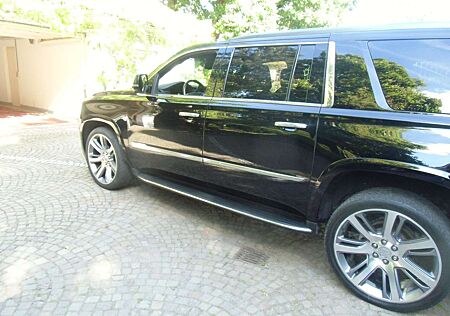 Cadillac Escalade Platinum als Langversion