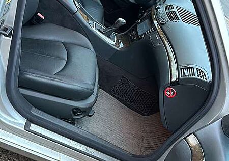 Mercedes-Benz E 240 Avantgarde