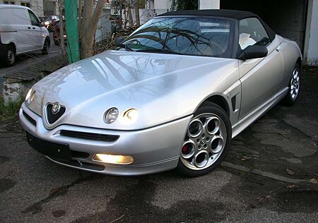 Alfa Romeo Spider Lusso 2.0 *nur 22.100km ! *1.Hd*Klima*Leder*e-Dach