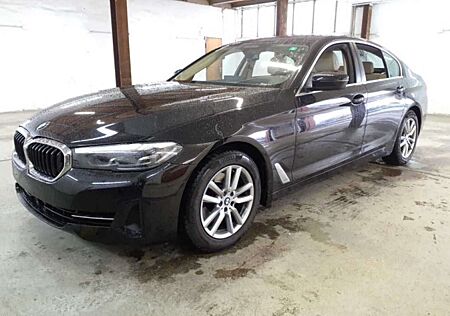 BMW 520 i Pano. HUD Leder LED R.CamNavi digCockpit