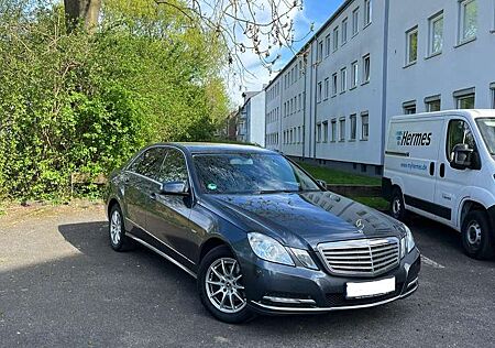 Mercedes-Benz E 220 CDI DPF BlueEFFICIENCY 7G-TRONIC Elegance