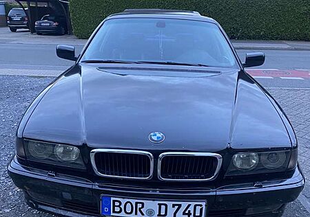BMW 740i 740
