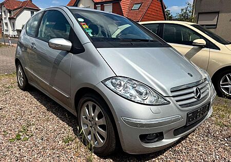 Mercedes-Benz A 200 (169.333)-AUTOMATIK-LEDER-PANORAMA