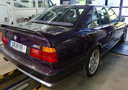 BMW M5 mit KW Sportfahrwerk