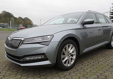 Skoda Superb Combi DSG Style iV *NAVI/LED/SHG*